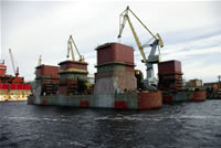 Полупогружная платформа MOSS CS-50 у достроечной набережной